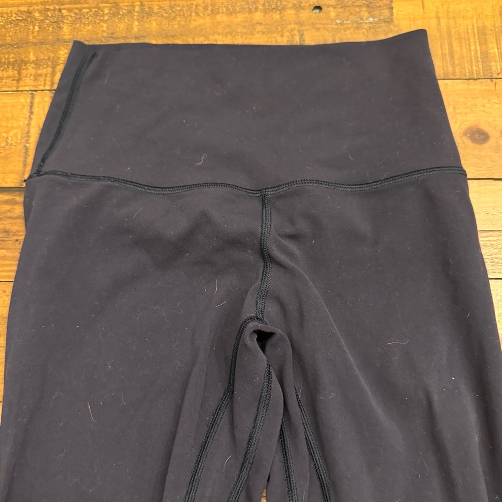 LULU🍋 Align‎ Crop - Deep Indigo - Picture 4 of 6